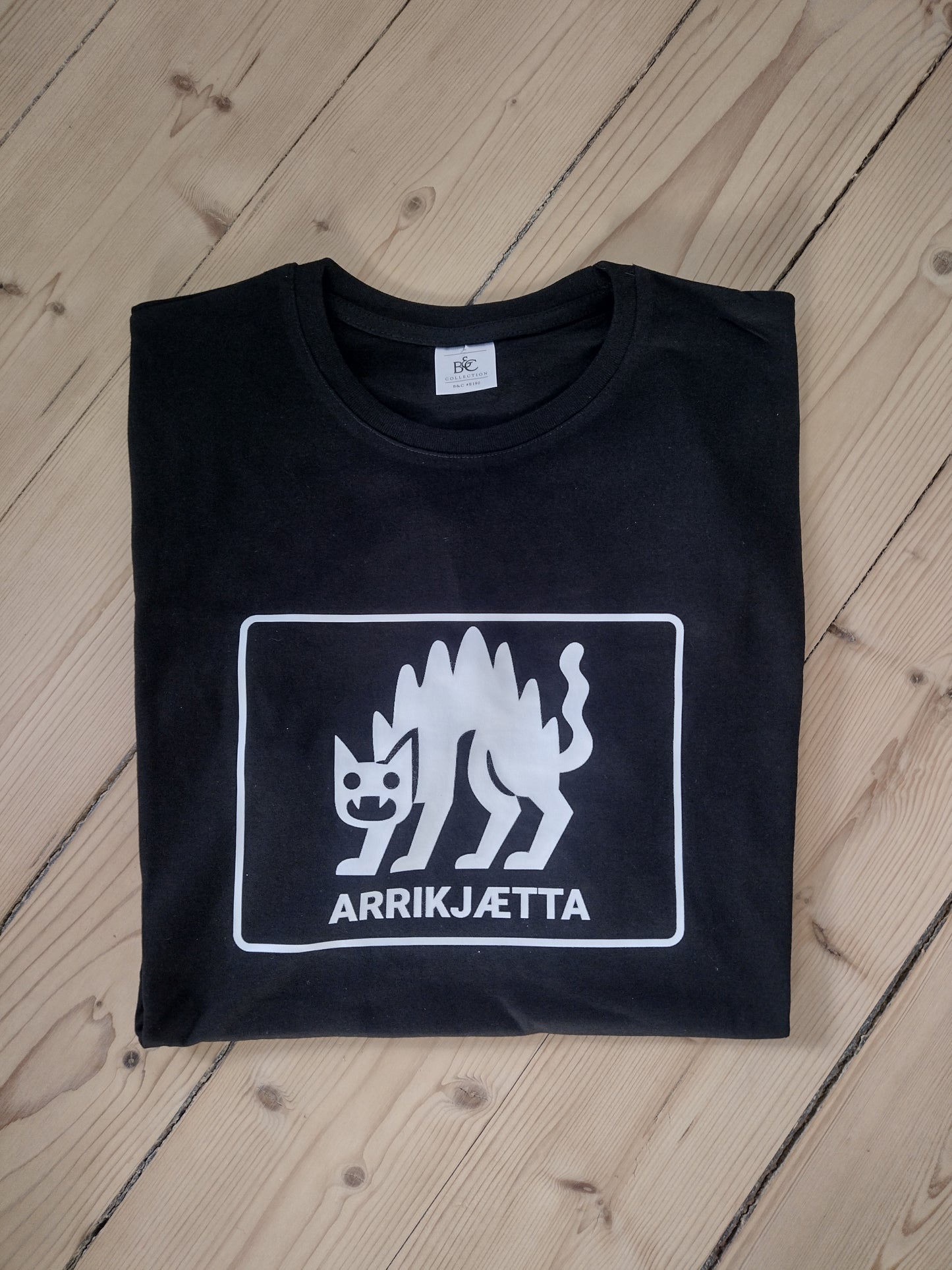 T-shirt: Arrikjætta (unisex)
